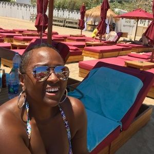 Meet your Posher, Edwina